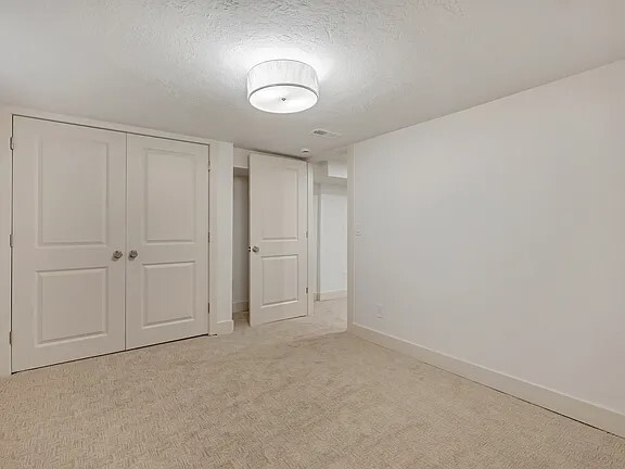 Building Photo - 2590 E 2100 S