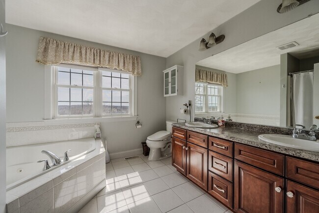 Building Photo - 9 Kettle Way