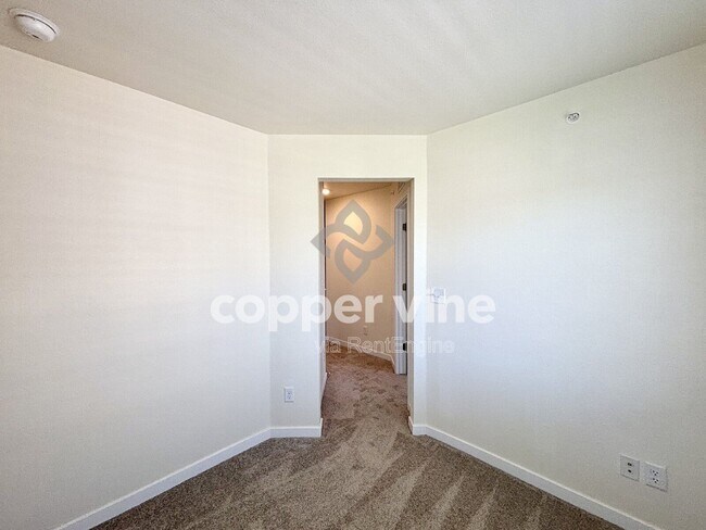 Building Photo - 12874 Jasmine St