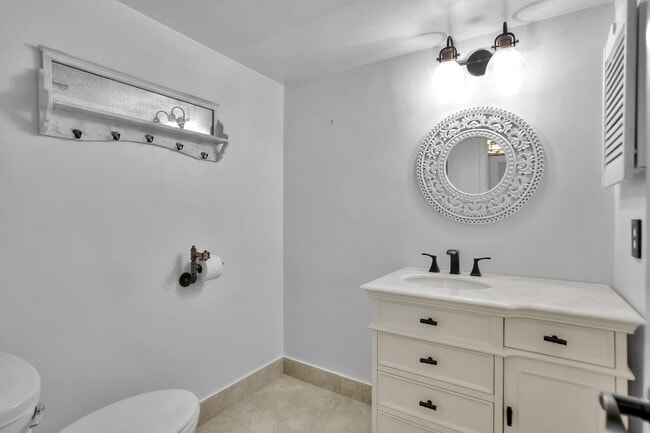 Building Photo - 740 S Federal Hwy