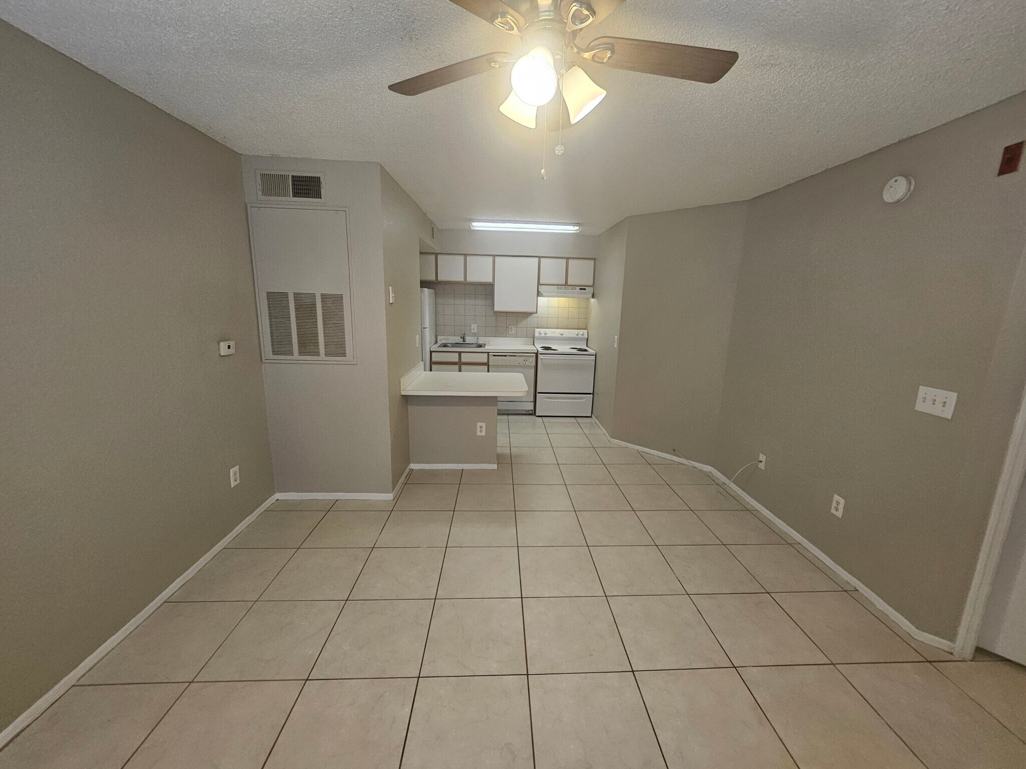 Building Photo - 2213 Grand Cayman Ct