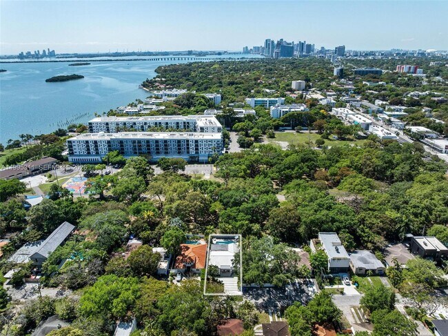 Building Photo - 696 NE 67th St