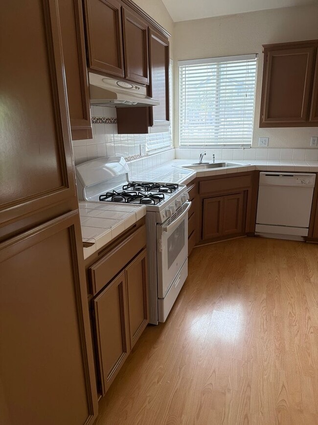 Building Photo - 473 Cabernet St