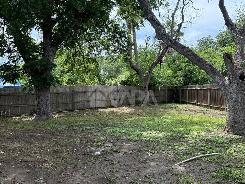 Building Photo - 6607 Benhill