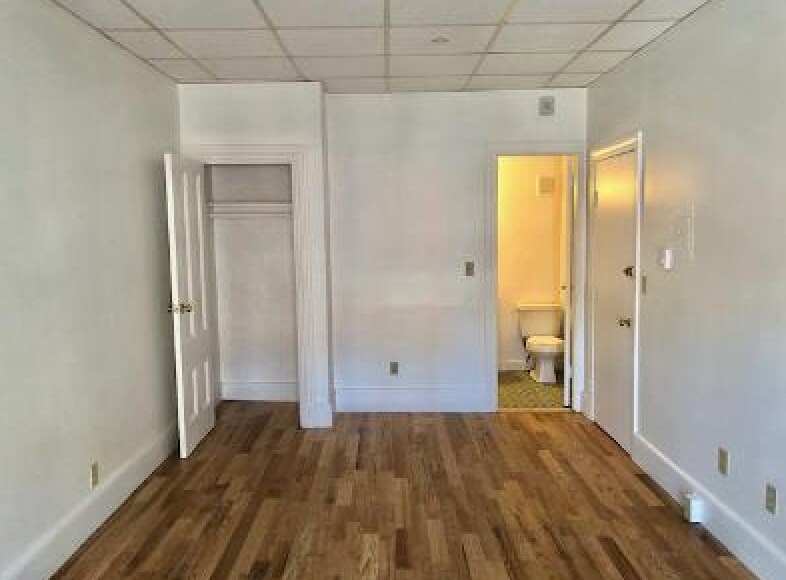 Building Photo - 408 Beacon St
