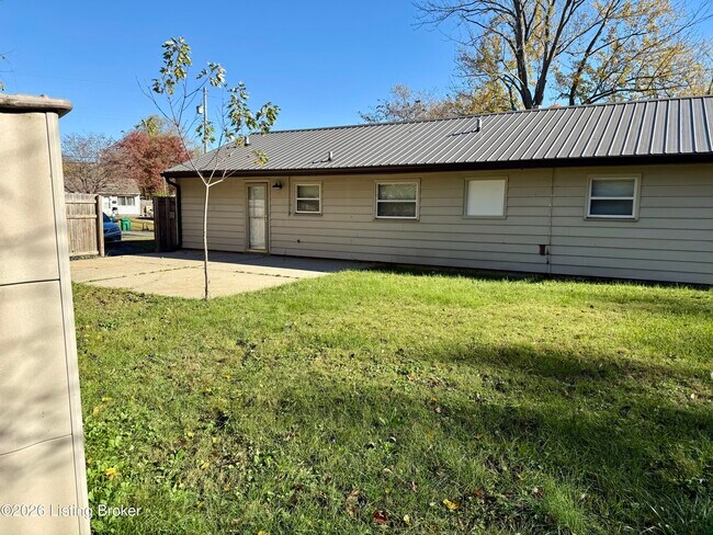 Building Photo - 4701 Palma Rd