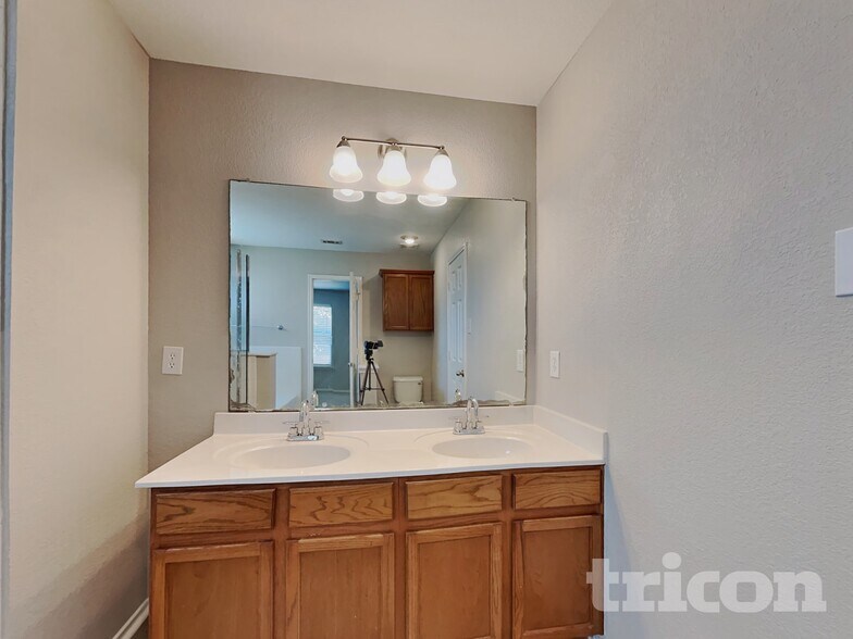 Building Photo - 14109 Black Gold Trail