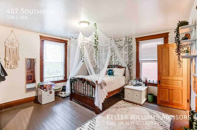 Building Photo - 407 Southview-