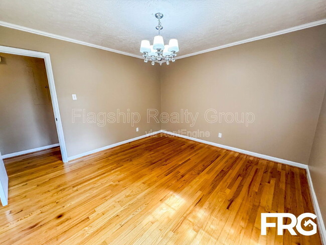 Building Photo - 207 Woodbine St