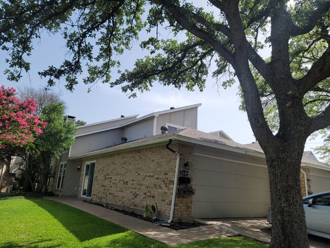 Building Photo - 2119 Misty Meadow Ct