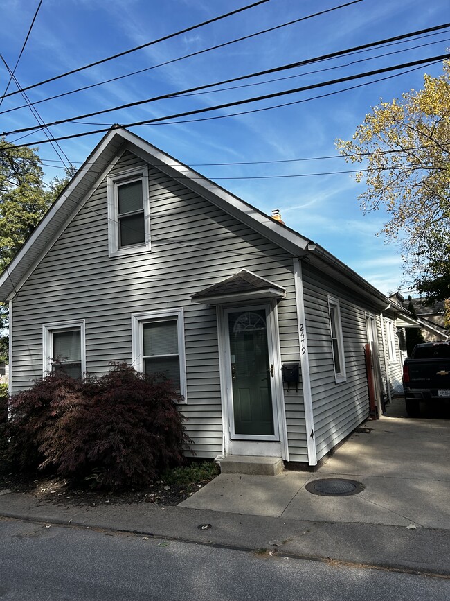 Building Photo - 2479 Thurman Ave