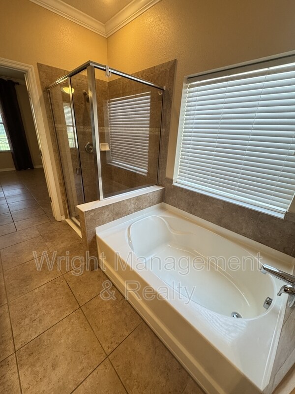 Building Photo - 2215 Parrot Fish Dr
