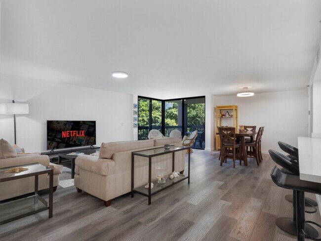 Building Photo - 955 Egret Cir