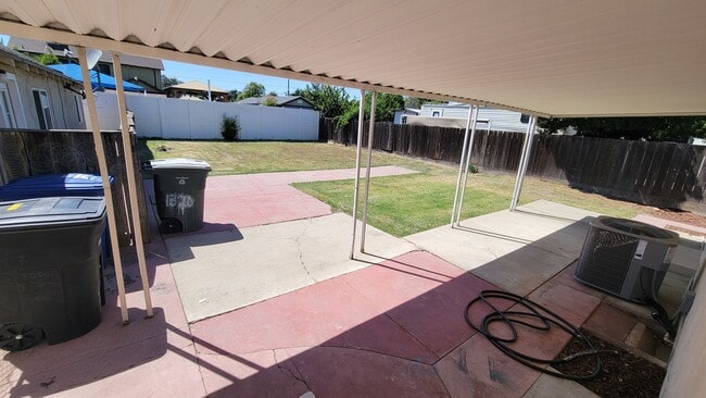 Building Photo - 1251 Sunrise Ave