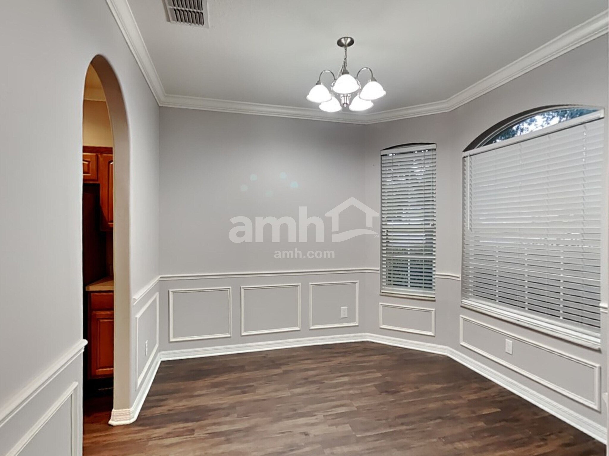 Building Photo - 1560 Mountclair Ct