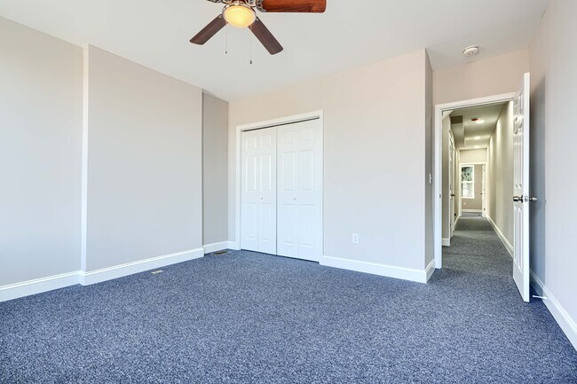 Building Photo - Homewood