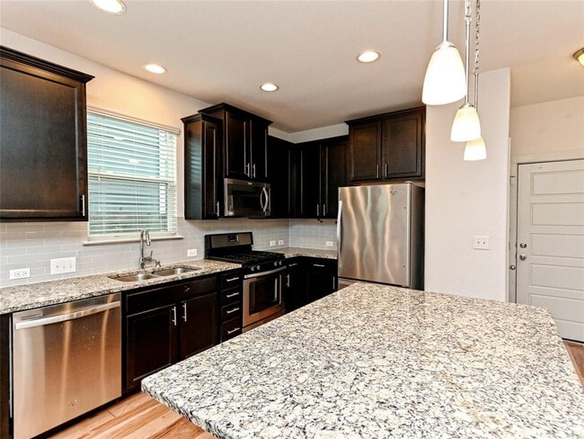 Building Photo - 2205 Capulet St