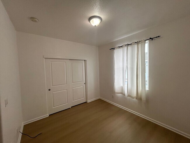 Building Photo - Modern 4-Bed, 4-Bath Townhome in Richmond’...