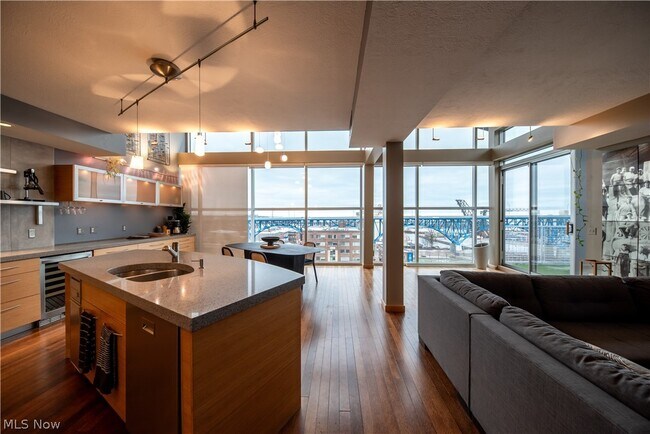 Building Photo - 1237 Washington Ave