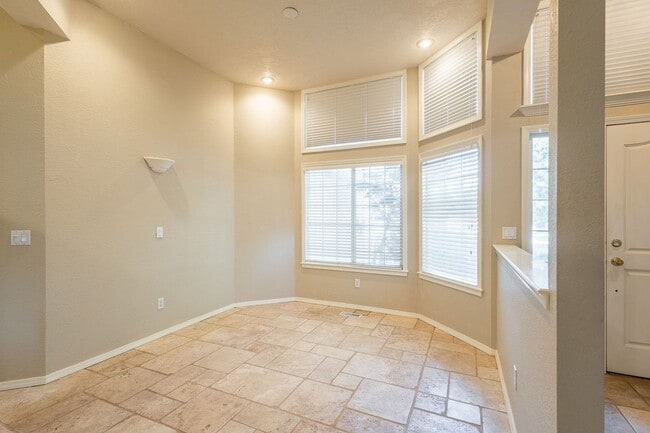 Building Photo - Beautiful home in the heart of Eagle