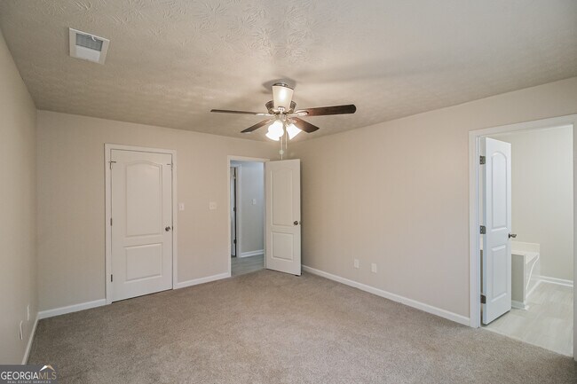 Building Photo - 5862 Homestead Cir