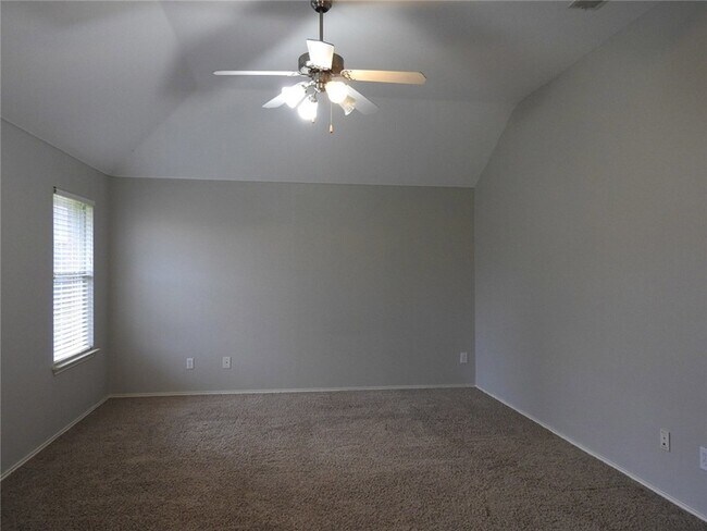 Building Photo - 6006 Holly Crest Ln