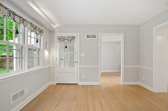 Building Photo - 35 Skylark Rd