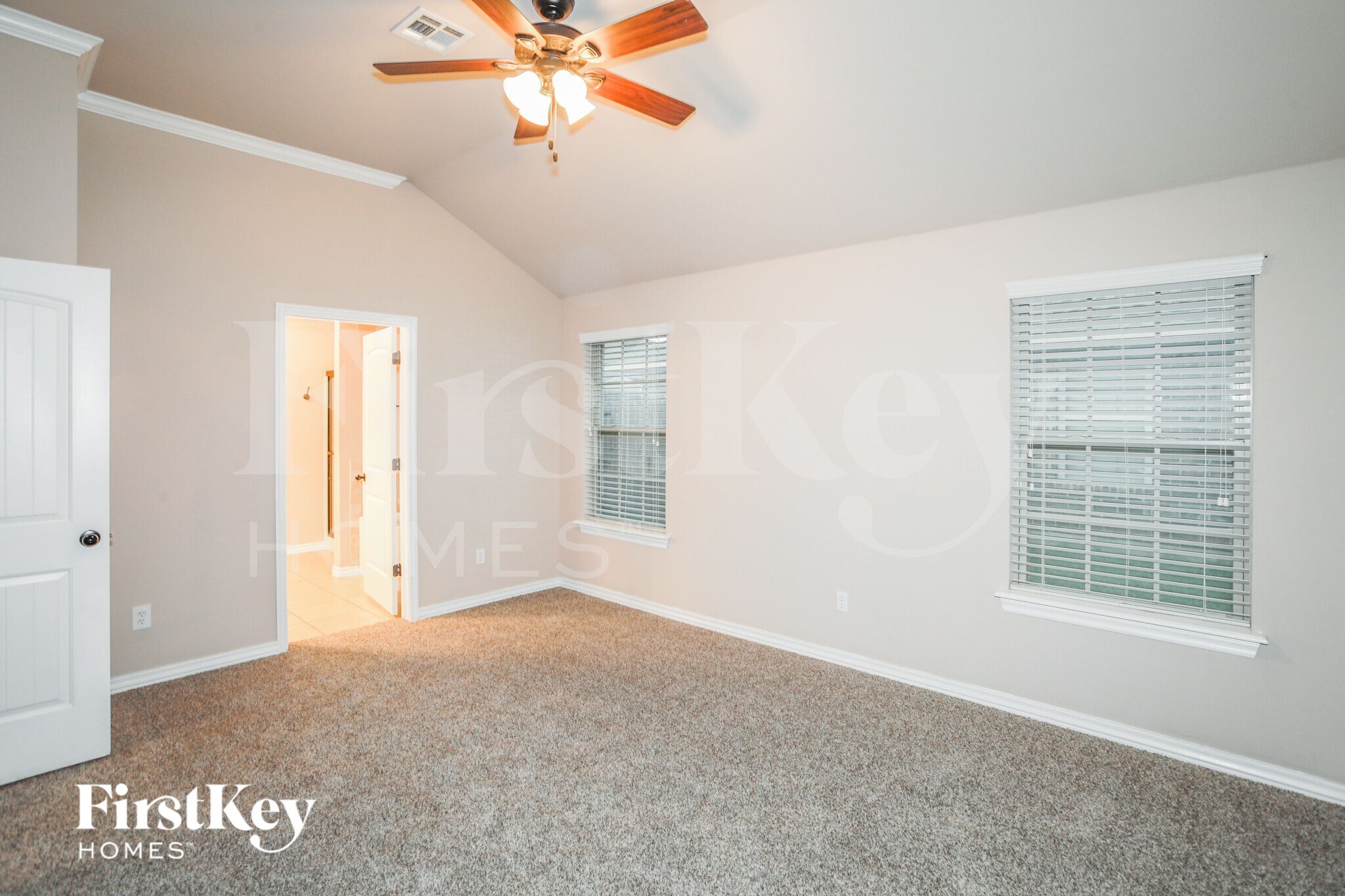 Building Photo - 601 Apple Tree Ln