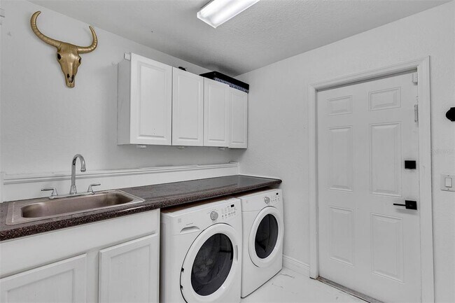 Building Photo - 5901 SW 43rd St Rd