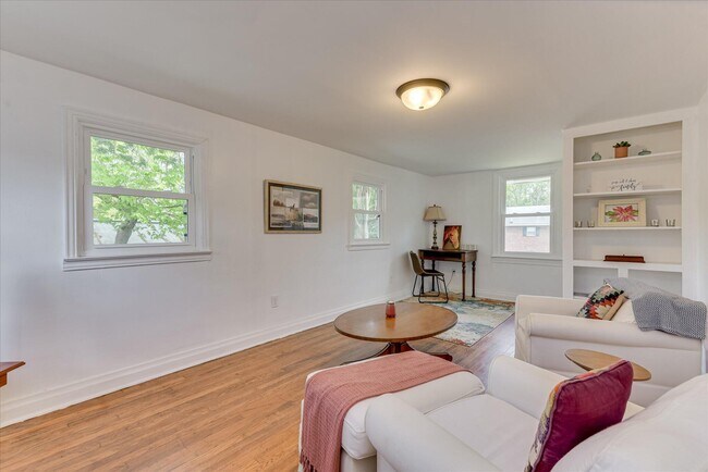 Building Photo - 1532 Colleton Ave SE