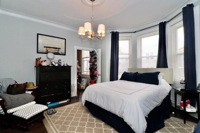 Building Photo - 19 Graham St