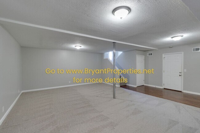 Building Photo - Nashville - 3 Bedroom, 2 Baths, 37217 Area