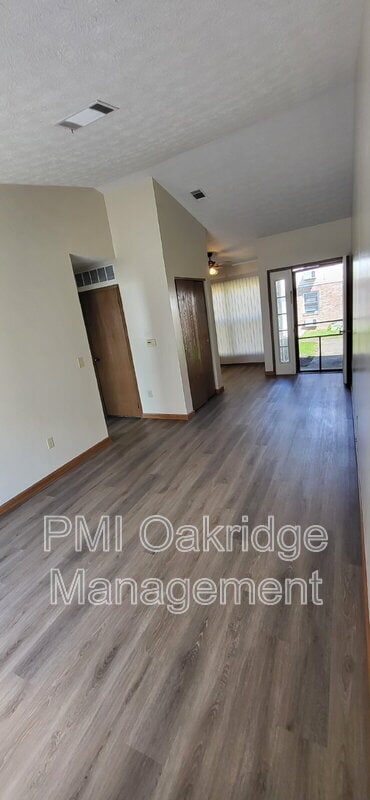 Building Photo - 151 Bevonne Ct