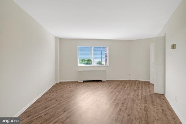 Building Photo - 5340 Holmes Run Pkwy