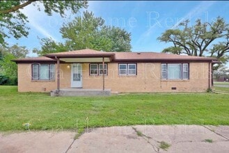 Building Photo - North East duplex