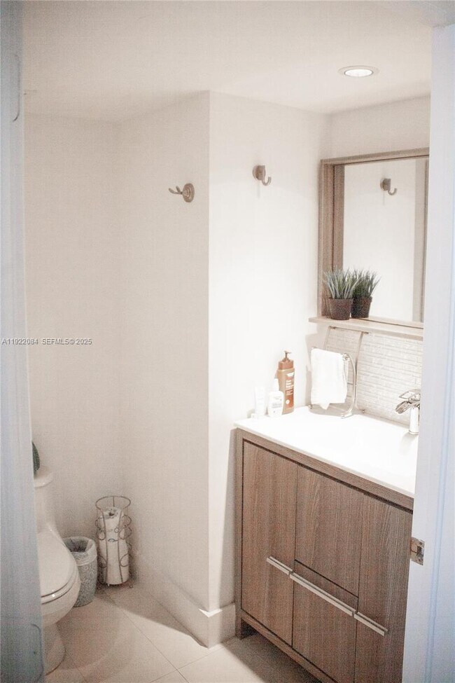 Building Photo - 6301 Collins Ave