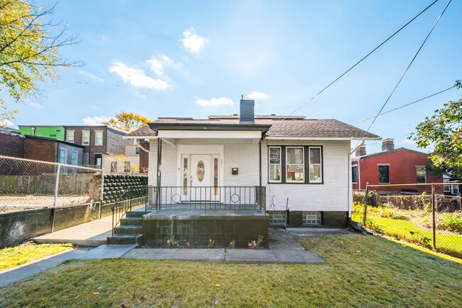 Building Photo - Stunning 2 bedroom home in North Side available Feb 1!