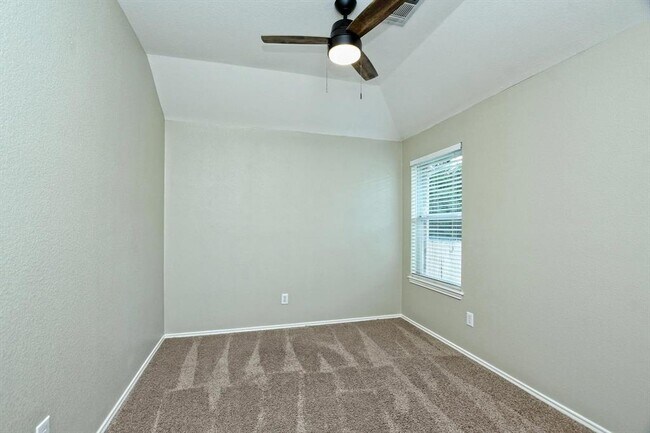 Building Photo - 104 Windmill Cir