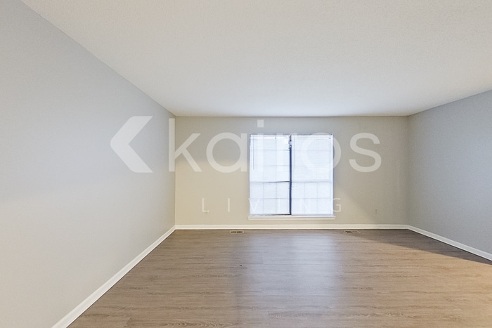 Building Photo - 5721 Old Hickory Rd