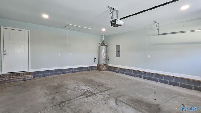 Building Photo - 14300 Peek Dr