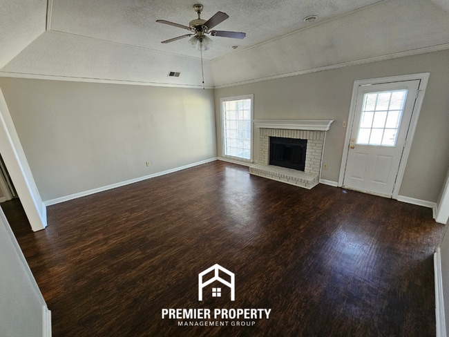 Building Photo - Modern 3BR/2BA with Soaring Vaulted Ceilings | Fireplace, Garage & Deck