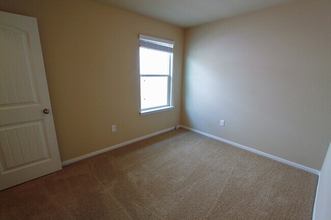 Building Photo - Charming 3-bedroom, 2-bath home in Briarcreek