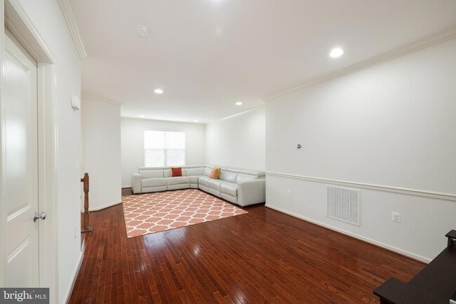 Building Photo - 42557 Dreamweaver Dr
