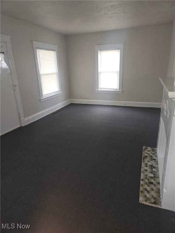 Building Photo - 10002 Parkview Ave