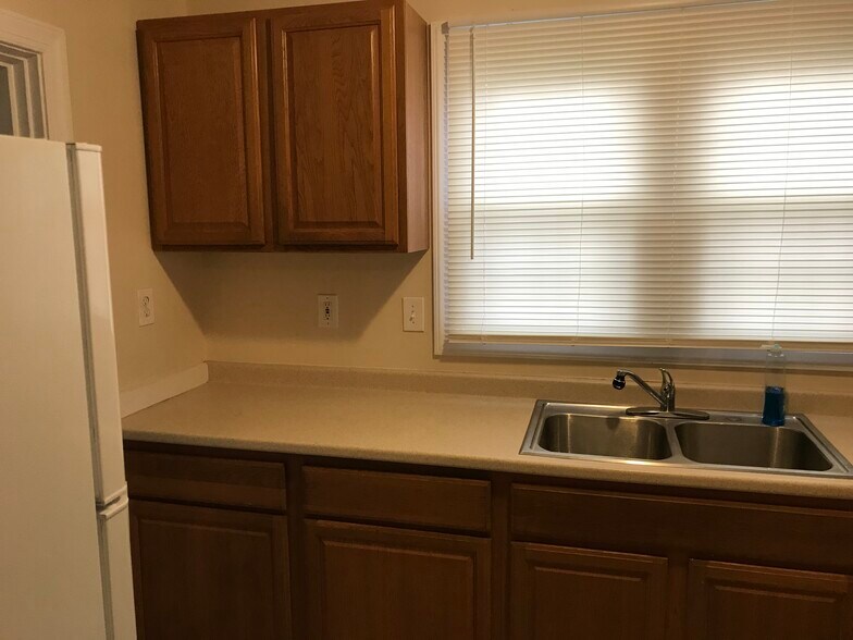 Kitchen1 - 276 4th Ave