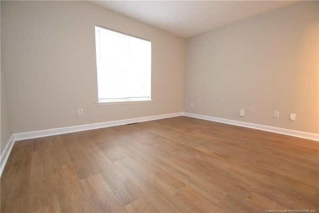 Building Photo - 1512 E Lenoir St
