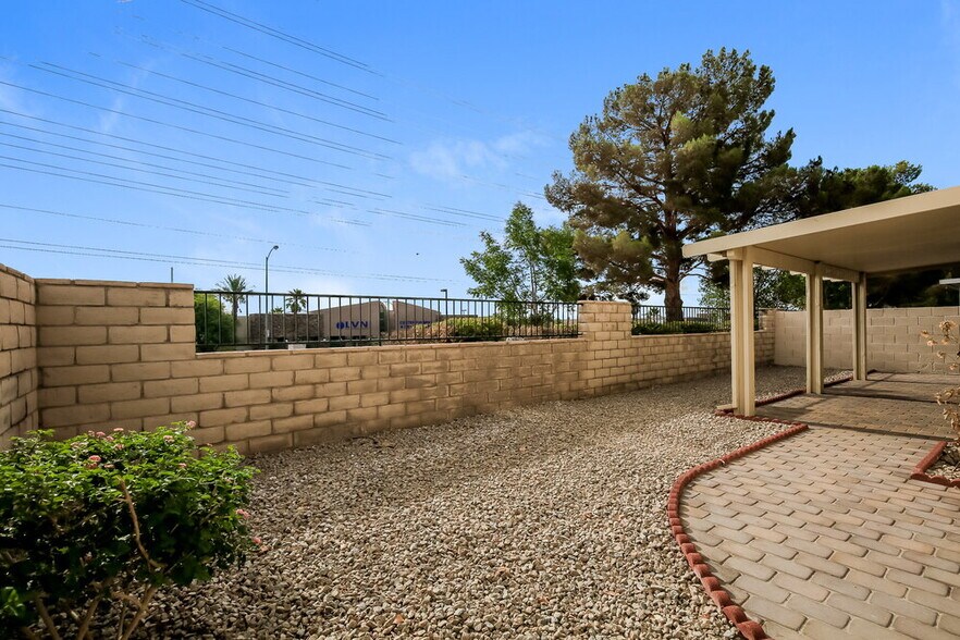 Building Photo - 3100 Centavo Dr