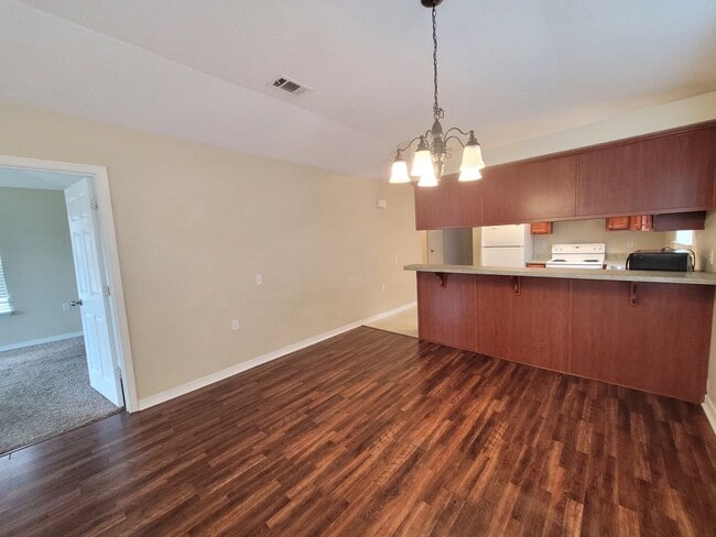 Building Photo - 7802 Heirloom Dr