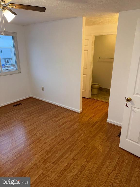 Building Photo - 9252 Pirates Cove