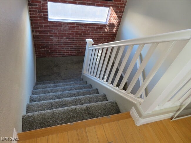 Building Photo - 9342 Autumn View Ave